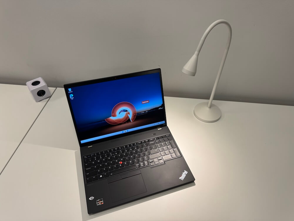 Lenovo P16